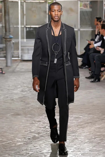Look 60